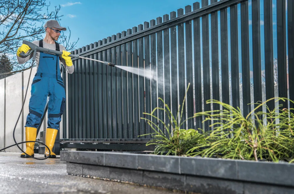 Fence Cleaning in Sacramento - Royal Driveway Cleaning